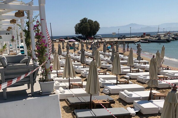 ΑΑΔΕ: Λουκέτο σε πασίγνωστο beach bar της Πάρου για αποδείξεις