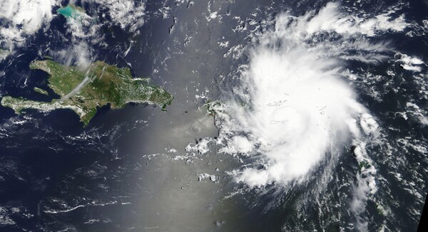 Στις ΗΠΑ κατευθύνεται ενισχυμένος ο τυφώνας Ντόριαν - Περιορισμένες οι επιπτώσεις στο Πουέρτο Ρίκο