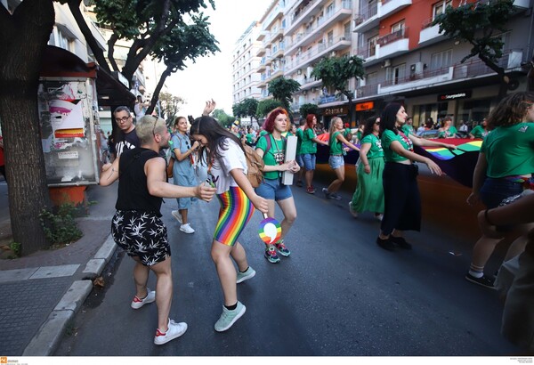 Thessaloniki Pride 2019: Χιλιάδες άνθρωποι στην μεγάλη Παρέλαση Υπερηφάνειας της Θεσσαλονίκης