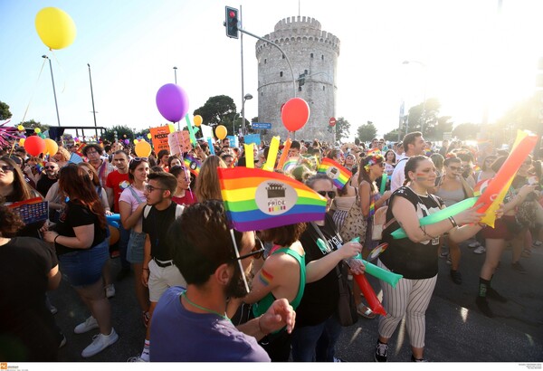 Thessaloniki Pride 2019: Χιλιάδες άνθρωποι στην μεγάλη Παρέλαση Υπερηφάνειας της Θεσσαλονίκης