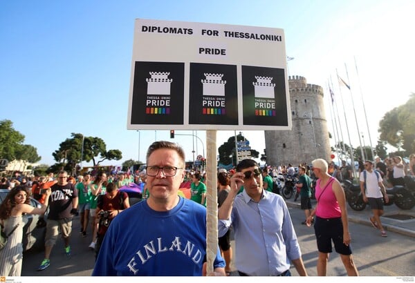 Thessaloniki Pride 2019: Χιλιάδες άνθρωποι στην μεγάλη Παρέλαση Υπερηφάνειας της Θεσσαλονίκης