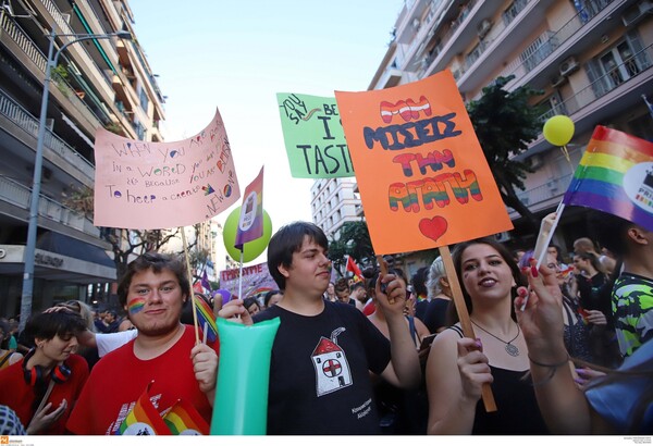 Thessaloniki Pride 2019: Χιλιάδες άνθρωποι στην μεγάλη Παρέλαση Υπερηφάνειας της Θεσσαλονίκης