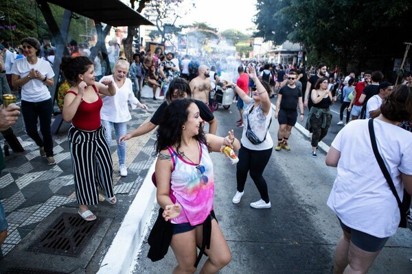 To μεγαλειώδες Pride του Σάο Πάολο - Εκατομμύρια στους δρόμους κόντρα στον ομοφοβικό Μπολσονάρου