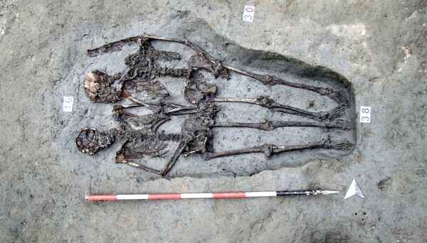 «Οι εραστές της Μόντενα» - Οι σκελετοί που βρέθηκαν πιασμένοι από το χέρι τελικά ήταν άνδρες
