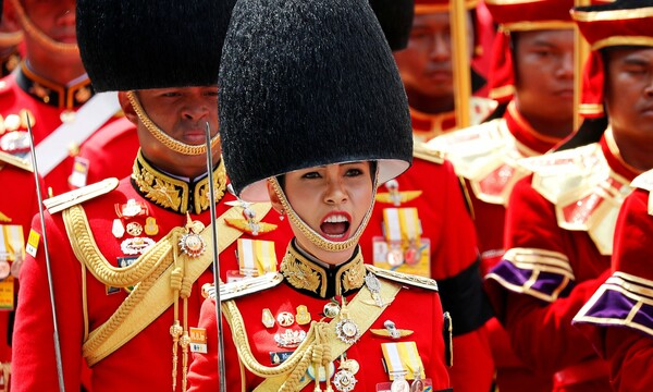 Το Παλάτι της Ταϊλάνδης δημοσιοποίησε σπάνιες φωτογραφίες τη γυναίκας που χρίστηκε βασιλική σύζυγος