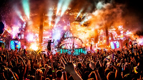 UNITE With Tomorrowland: To πιο τρελό πάρτι του καλοκαιριού έρχεται