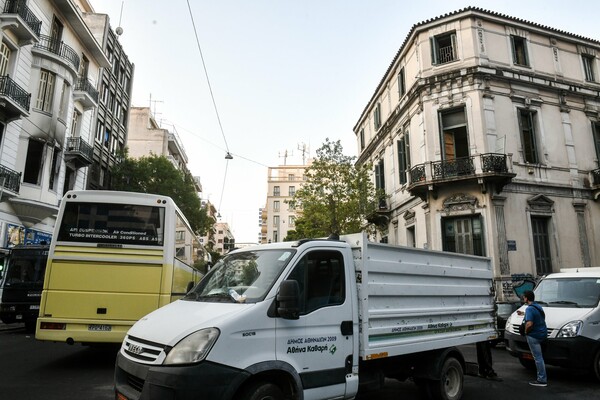 Τοσίτσειο Σχολείο: Τι συμφώνησαν Μπακογιάννης και Μπαμπινιώτης για το κτίριο που εκκενώθηκε