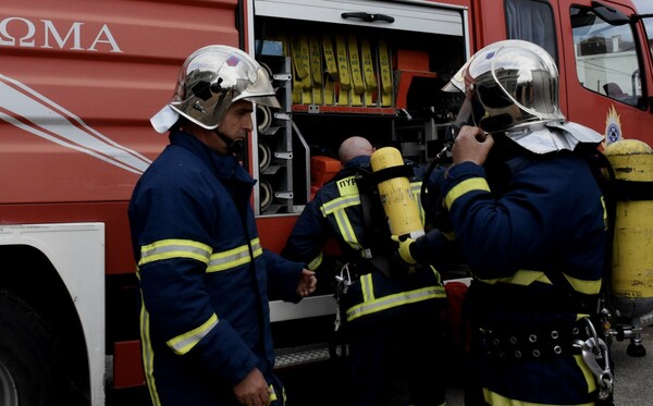 Τραγωδία στην Πάτρα: Φωτιά σε ισόγειο - Ένας νεκρός