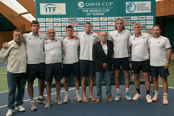 Τσιτσιπάς για Davis Cup: «Τιμή μου που εκπροσωπώ τα ελληνικά χρώματα»