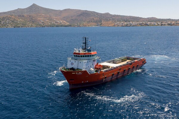 Ίδρυμα Λασκαρίδη: Το πλοίο Typhoon στη μάχη ενάντια στη θαλάσσια ρύπανση