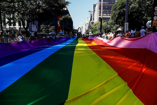 To μεγαλειώδες Pride του Σάο Πάολο - Εκατομμύρια στους δρόμους κόντρα στον ομοφοβικό Μπολσονάρου