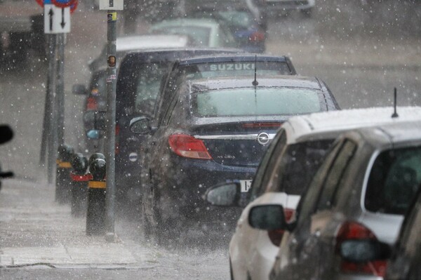 Προειδοποίηση meteo: Καταιγίδες και χαλάζι σήμερα - Πού θα «χτυπήσει» η κακοκαιρία