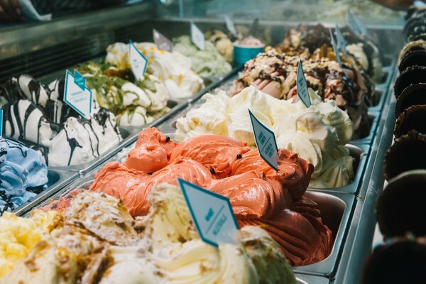 Ένα καλοκαιρινό μεσημέρι στο Zuccherino, την πιο δροσιστική gelateria της πόλης