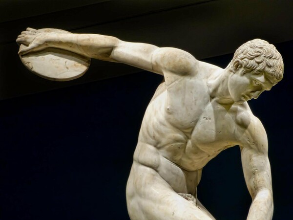 Μήπως ευθύνονται οι αρχαίοι Έλληνες για τις ανασφάλειες γύρω από την εμφάνισή μας;