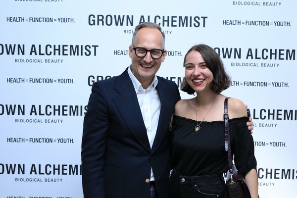 O Jeremy Muijs, συνιδρυτής της εταιρείας βιολογικών προϊόντων περιποίησης Grown Alchemist, υπόσχεται «ηθική ομορφιά»