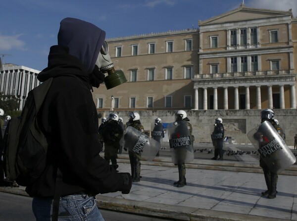 Ολοκληρώθηκε η πορεία για τη δολοφονία Γρηγορόπουλου - Drones, φραγμοί και αστυνομικοί παντού στην Αθήνα
