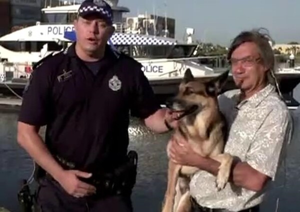 Σκύλος βοήθησε τον ιδιοκτήτη του να επιζήσει όταν βούλιαξε η βάρκα - Κολυμπούσε για 11 ώρες