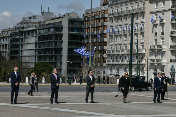 Επέτειος 25ης Μαρτίου στην άδεια Αθήνα - Κατάθεση στεφάνων και πτήσεις μαχητικών