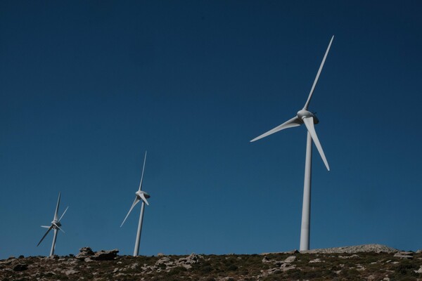 Ο Κυριάκος Μητσοτάκης στα εγκαίνια του αιολικού πάρκου Καφηρέα - Μια επένδυση 300 εκατ. ευρώ