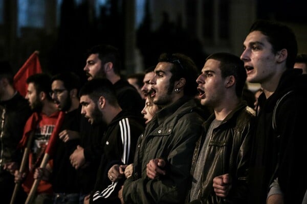 Φωτογραφίες από την διαδήλωση που μόλις πραγματοποιήθηκε για την κατάργηση του ασύλου