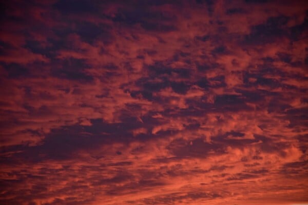 Fallstreak hole: Το μετεωρολογικό φαινόμενο πίσω από τα υπέροχα σύννεφα του ηλιοβασιλέματος