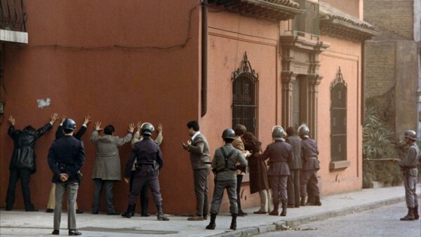 Κώστας Γαβράς και Μίκης Θεοδωράκης σε «Κατάσταση Πολιορκίας»: μια ταινία των '70s που έγραψε ιστορία