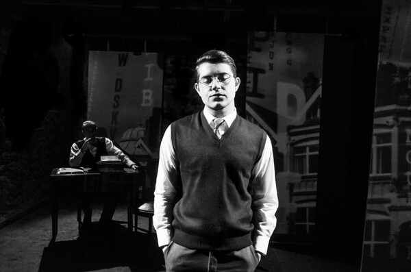 «Αίνιγμα»: Η αληθινή ιστορία του μαθηματικού Alan Turing σε μια παράσταση στο Bios