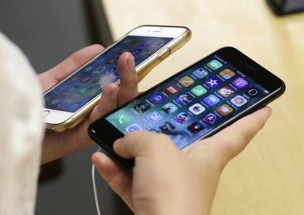 H Apple θα πληρώσει 25 δολάρια ανά iPhone μετά τις κατηγορίες για επιβράδυνση συσκευών