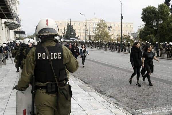 H Αθήνα γεμάτη αστυνομικούς, κλούβες και περιπολίες - Δείτε φωτογραφίες