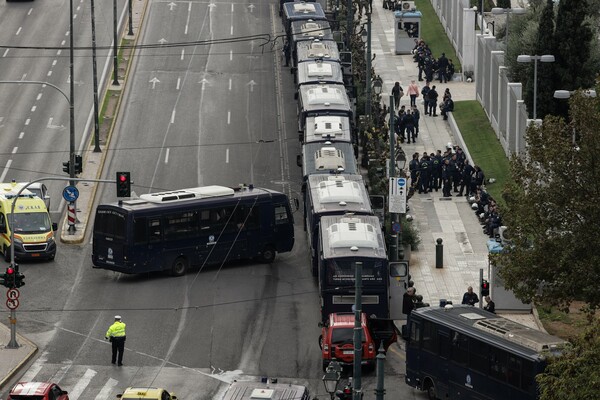 H Αθήνα γεμάτη αστυνομικούς, κλούβες και περιπολίες - Δείτε φωτογραφίες