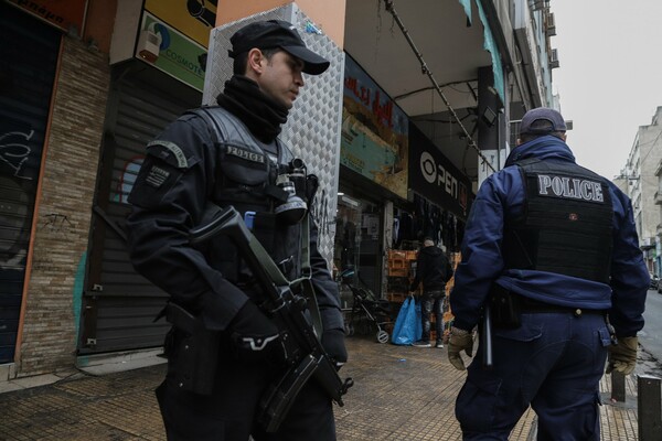 Αστυνομική επιχείρηση στη Μενάνδρου- Πάνω από 20 προσαγωγές
