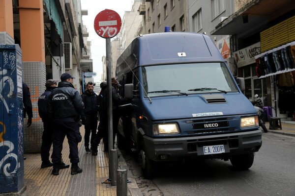 Αστυνομική επιχείρηση στη Μενάνδρου- Πάνω από 20 προσαγωγές