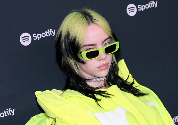 Billie Eilish: Μόλις κυκλοφόρησε το τραγούδι για την ταινία Τζέιμς Μποντ "No Time to Die"