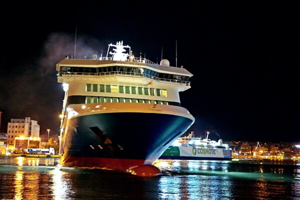 Σαρωνικός: Επιβάτης «έπεσε από πλοίο» -Μεγάλη επιχείρηση του Λιμενικού