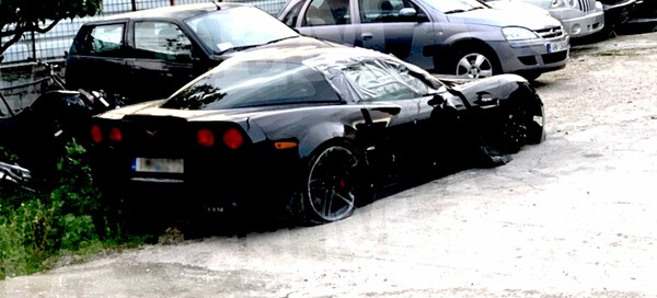 Γλυφάδα: Αυτή είναι η Corvette του οδηγού που χτύπησε και εγκατέλειψε τον 25χρονο