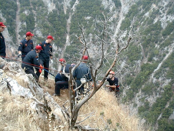 Εύβοια: Νεκρός ο ορειβάτης που έπεσε σε γκρεμό