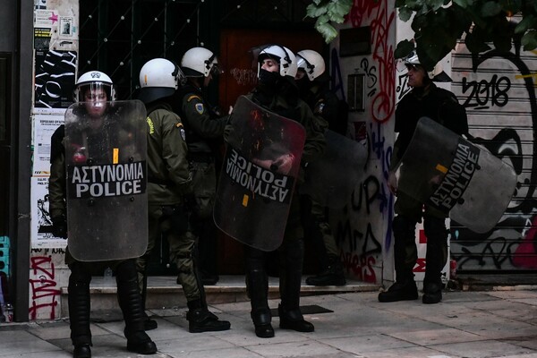 Επιχείρηση της Αστυνομίας σε κτίριο στα Εξάρχεια