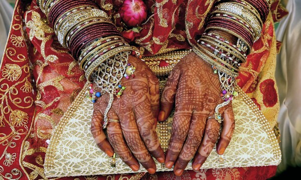 Άκυροι οι θρησκευτικοί γάμοι των μουσουλμάνων που ζουν στη Βρετανία - Τι αποφάσισε βρετανικό δικαστήριο