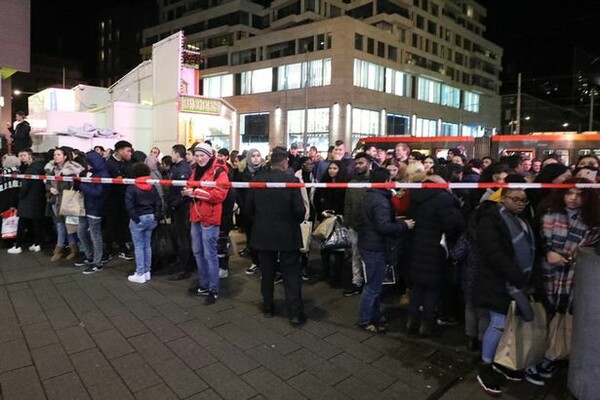 Συναγερμός στη Χάγη: Επίθεση με μαχαίρι σε εμπορικό δρόμο - Αναφορές για πολλούς τραυματίες