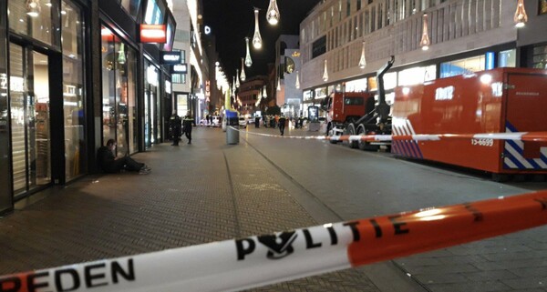 Συναγερμός στη Χάγη: Επίθεση με μαχαίρι σε εμπορικό δρόμο - Αναφορές για πολλούς τραυματίες