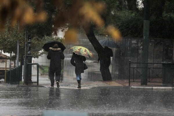 Καιρός: Ραγδαία επιδείνωση - Βροχές, χιόνια και ισχυροί άνεμοι