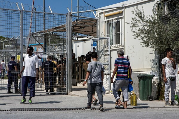 «Βουλιάζει» η Μόρια: Στους 12.000 ανέρχονται επίσημα οι πρόσφυγες που ζουν στον καταυλισμό