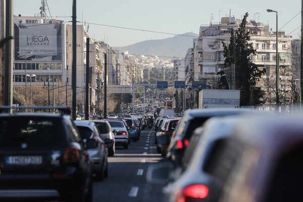 Μποτιλιάρισμα στην Κατεχάκη μετά από σύγκρουση αυτοκινήτων