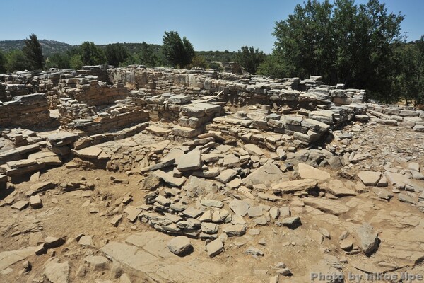 Κρήτη: Αγγεία ειδώλια και σημαντικά αρχαιολογικά ευρήματα στο φως από την ανασκαφή στη Ζώμινθο