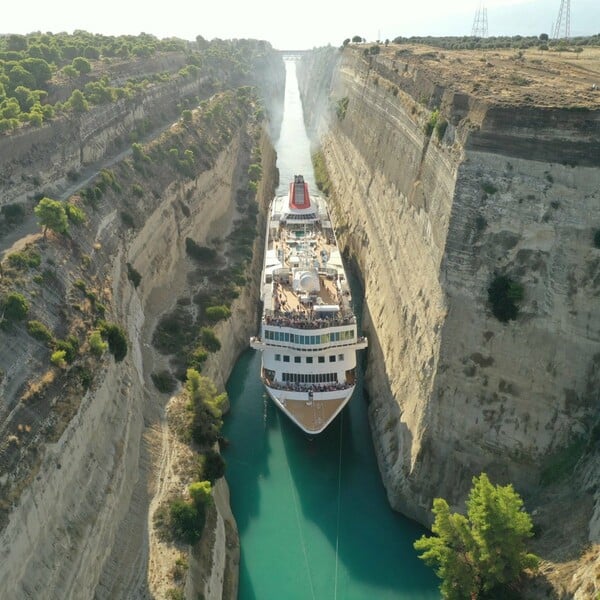 Κρουαζιερόπλοιο μήκους 195 μέτρων πέρασε τον Ισθμό της Κορίνθου