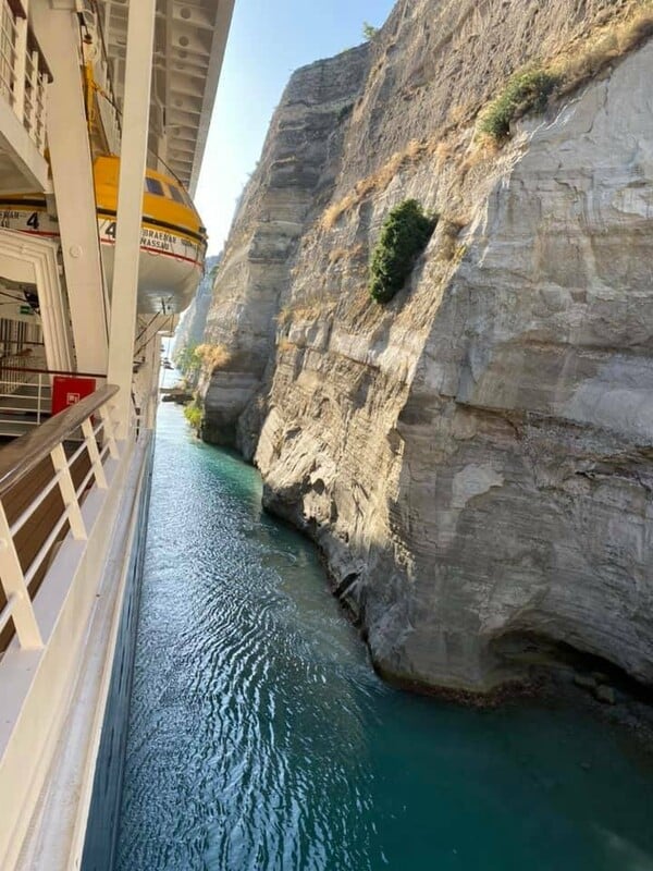 Κρουαζιερόπλοιο μήκους 195 μέτρων πέρασε τον Ισθμό της Κορίνθου