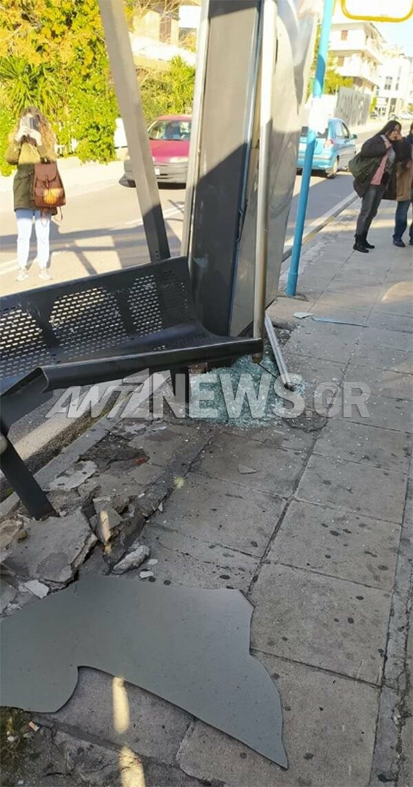 Γλυφάδα: Λεωφορείο έπεσε σε στάση που περίμεναν πολίτες