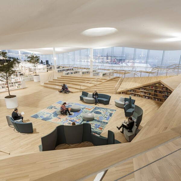 Η φουτουριστική βιβλιοθήκη του Ελσίνκι έχει σχήμα πλοίου