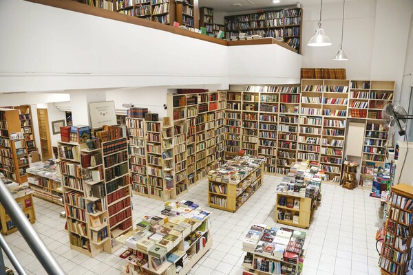 Βιβλιοπωλείο Λαβύρινθος: Ένα οικογενειακό βιβλιοπωλείο στην οδό Ιπποκράτους