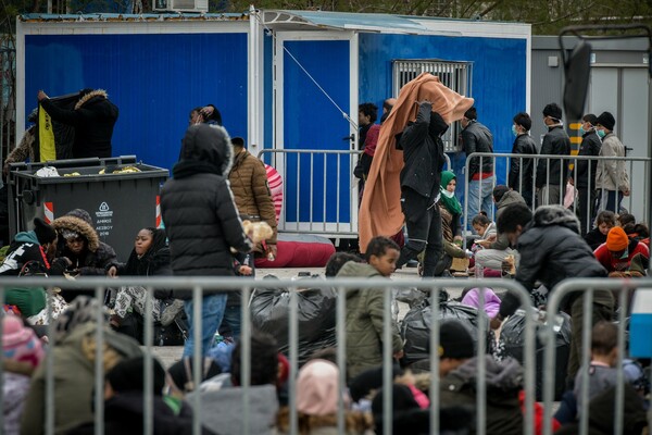 Μυτιλήνη: Επεισόδια στο λιμάνι– Αιτούντες άσυλο θέλουν να μπουν στο πλοίο για Πειραιά
